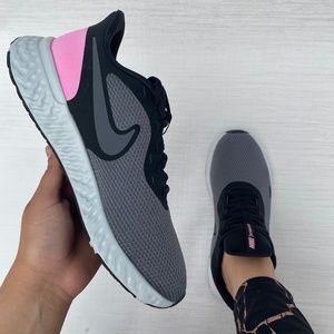 Nike Revolution 5 Women's Running Shoe ( Wide)